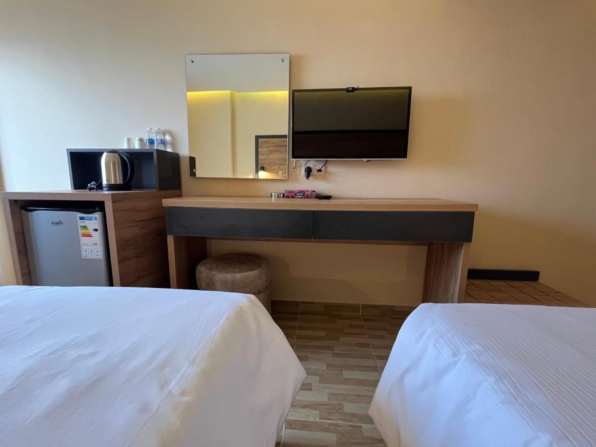 The Palm Hotel Акаба Екстер'єр фото